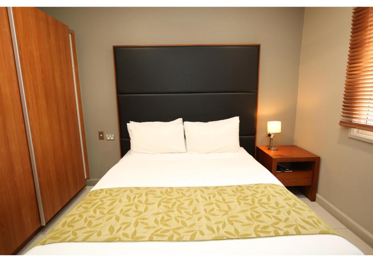 Ela Beach Hotel Port Moresby Zimmer foto